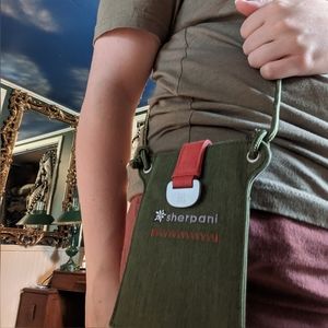 Sherpani phone bag